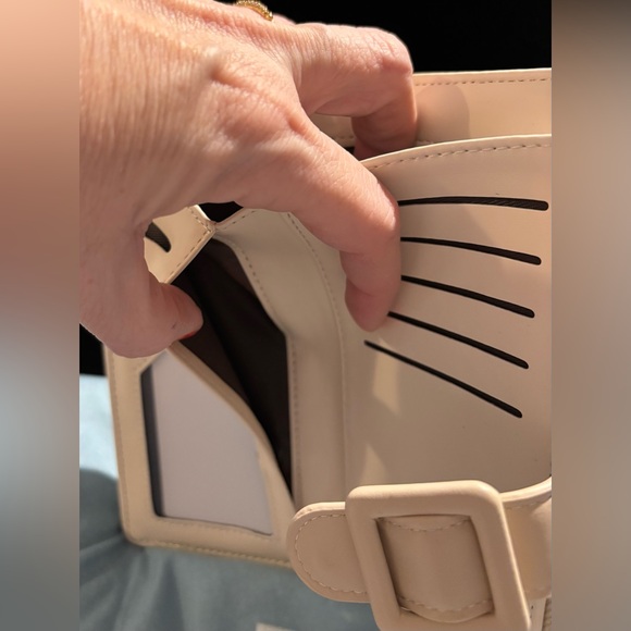 NWT Elegant Cream Extra Large Capacity Vegan Leather Clutch Wallet - Picture 13 of 13